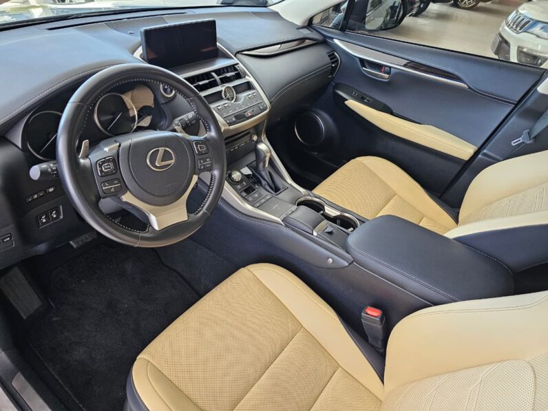 
								LEXUS NX300h / 2021 full									