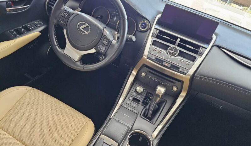 
								LEXUS NX300h / 2021 full									