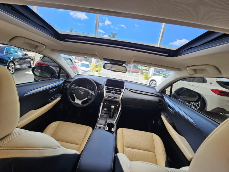 
								LEXUS NX300h / 2021 full									